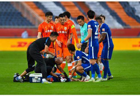 b体育-严益唯：离奇伤情不断，中超康复师为何不够用了？