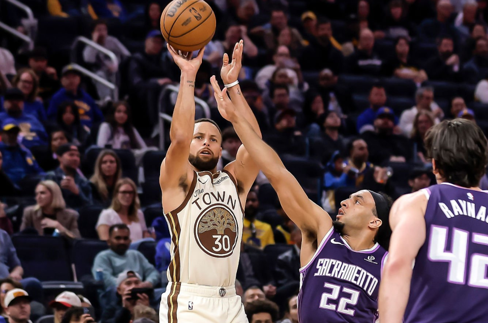 b体育下载-勇士擒国王终结4连败!库里替补出战砍17分:79秒轰进两记3+1